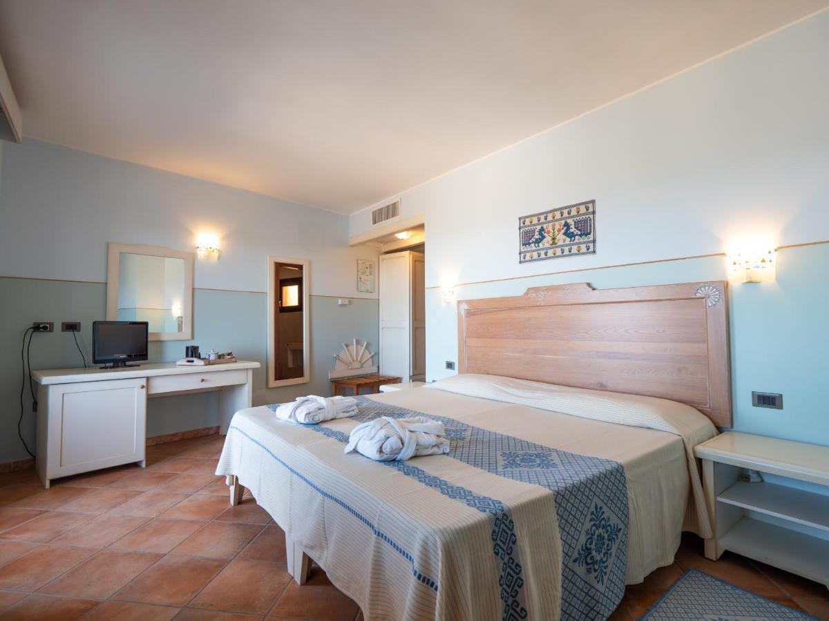 Hotel Luci Del Faro Calasetta Εξωτερικό φωτογραφία
