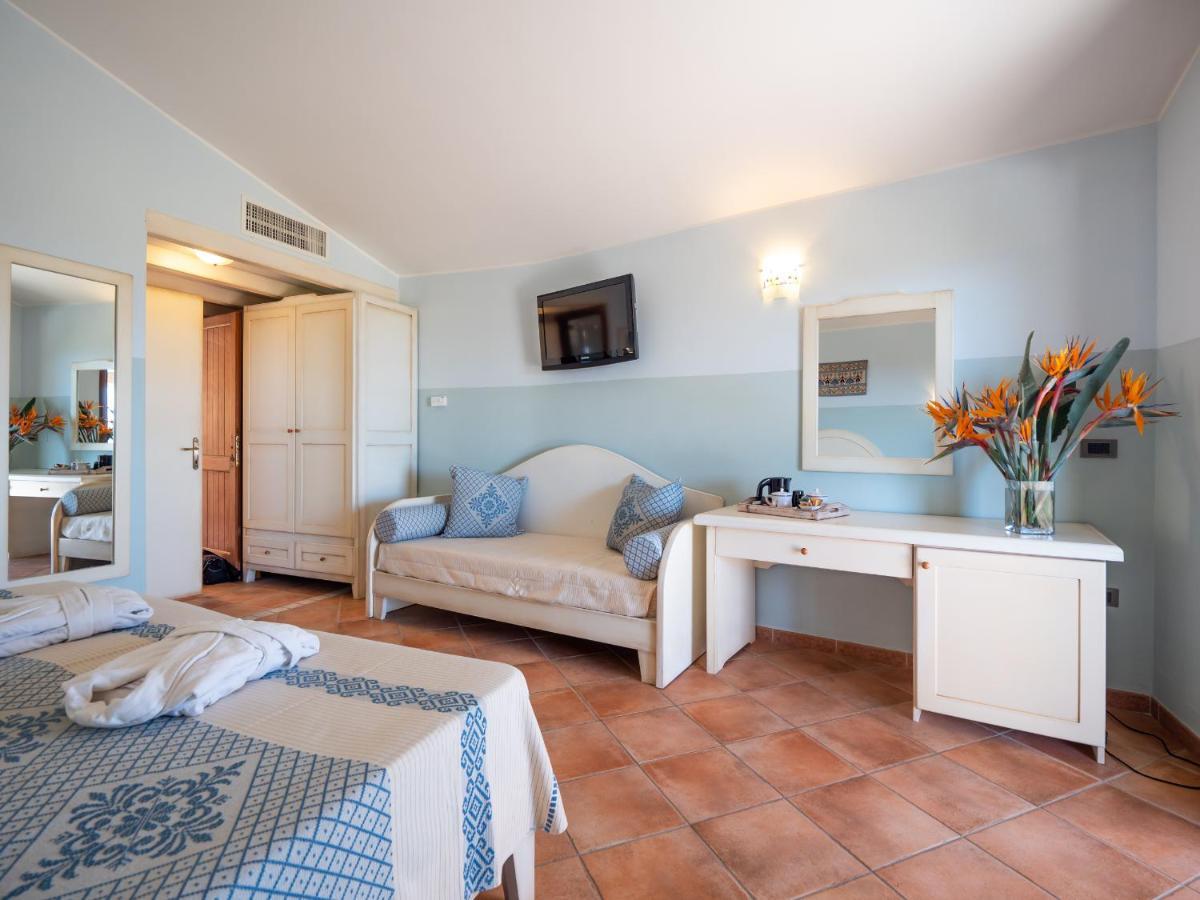 Hotel Luci Del Faro Calasetta Εξωτερικό φωτογραφία